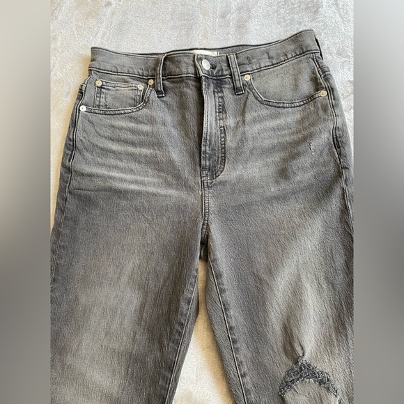 New Madewell the perfect vintage jean women’s size 27
Color Gray - Picture 10 of 16